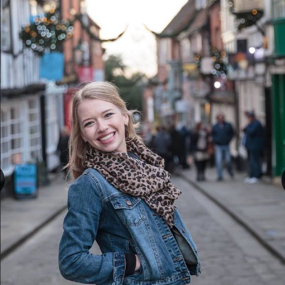 Meet your Posher, Faith - Picture 1 of 1